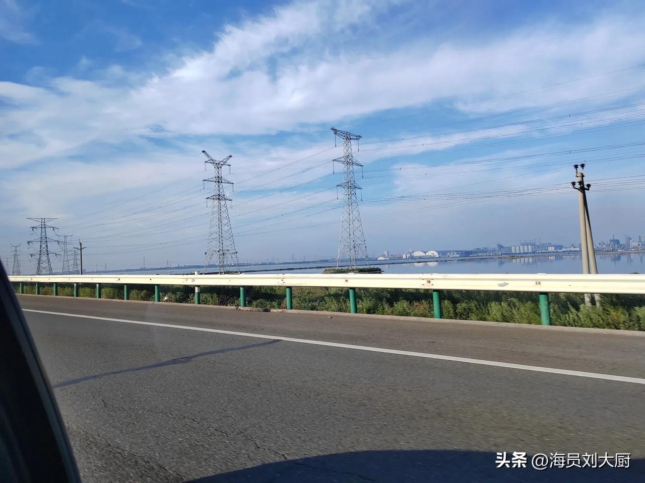 中午的时候，我妈病房中间的那个叔叔出院了，到了下午去给我妈送饭的时候，就住上了一