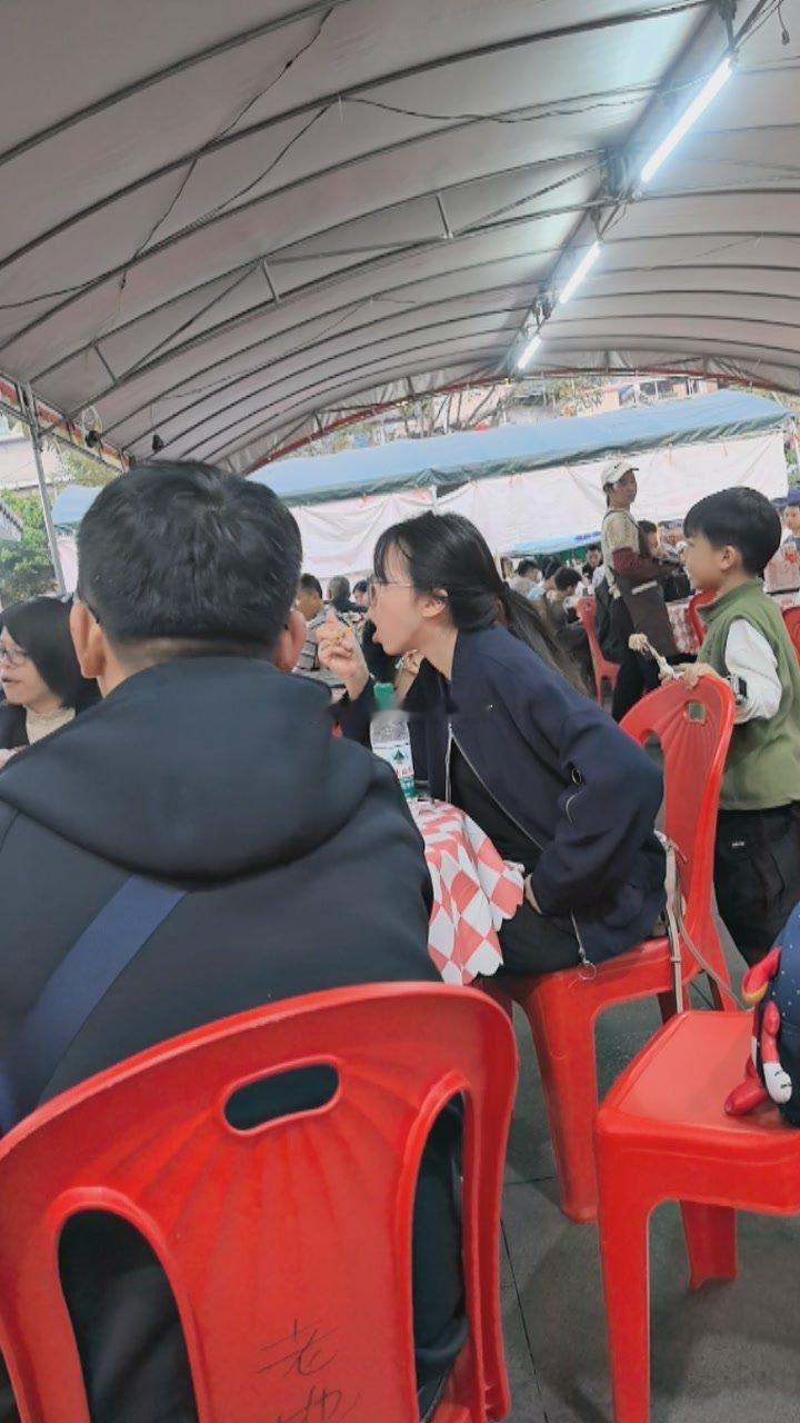 好山好水好好味宾朋满座 