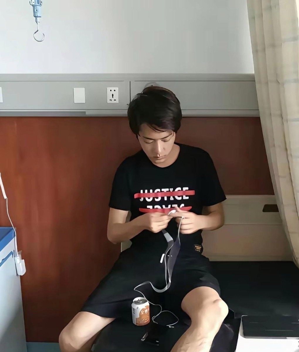 早期的肖战 没有人能随随便便成功 明星也是普通人 