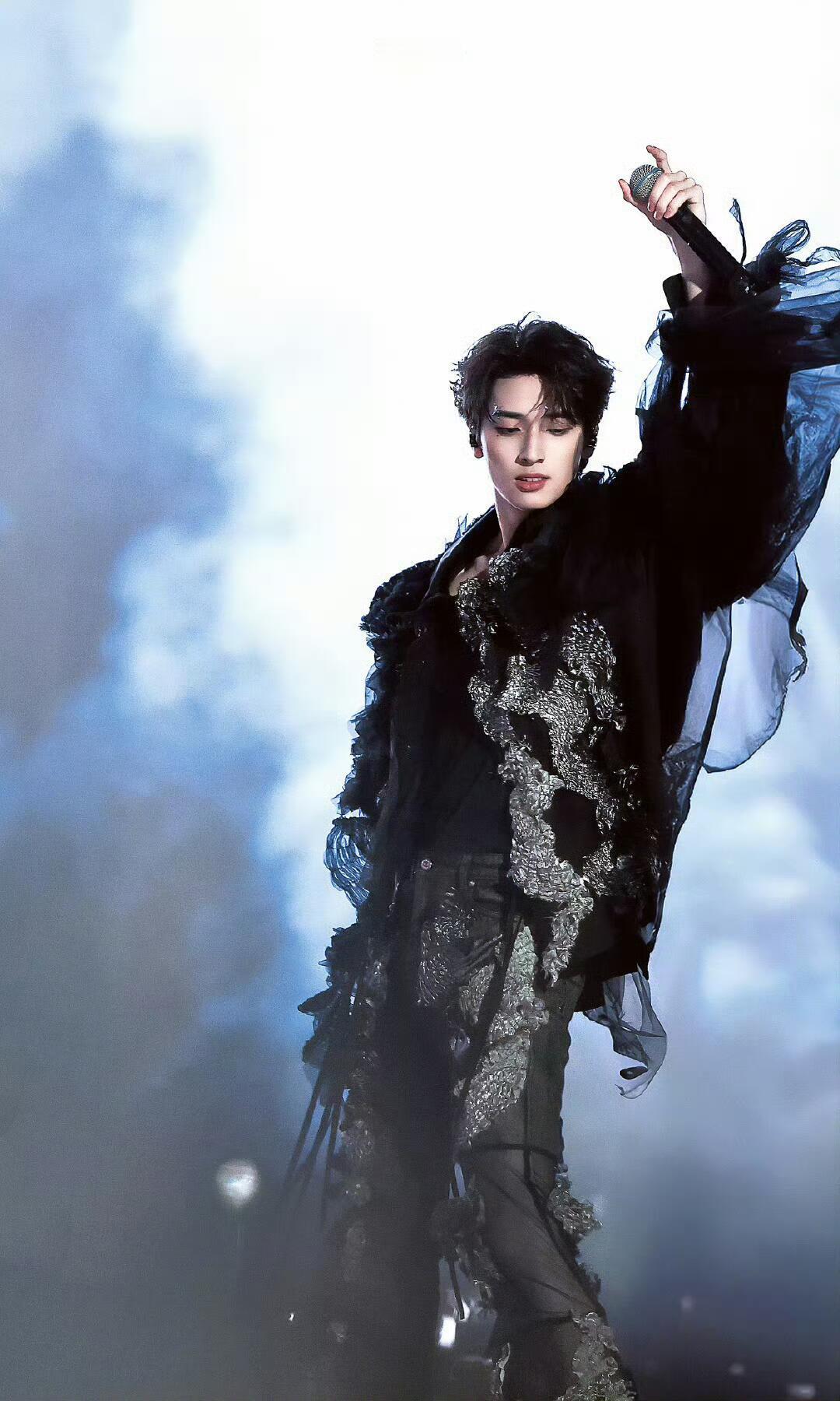 严浩翔foryou上线六周年严浩翔foryou六周年 严浩翔《for you》上