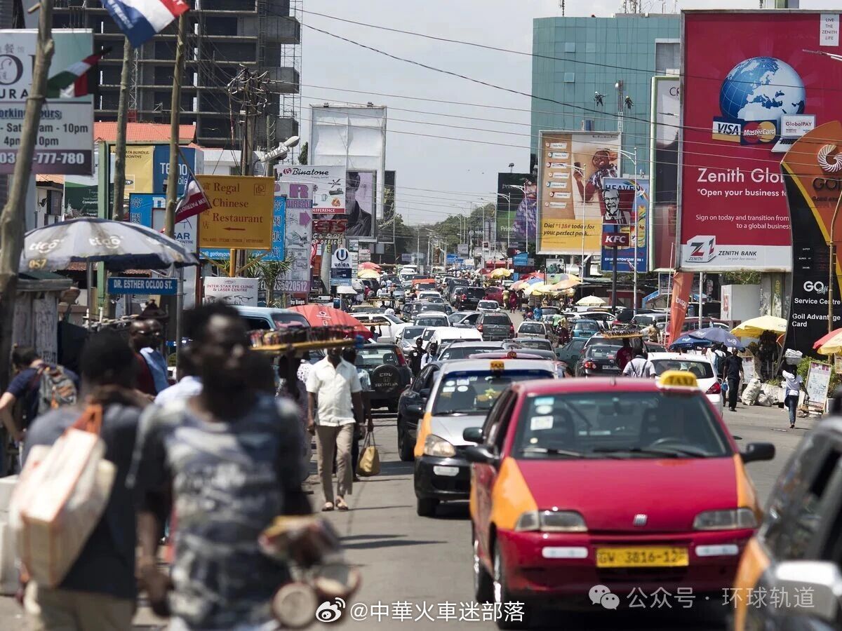 铁路头条【加纳代表团考察中国智轨，探索为非洲城市引入高效的交通解决方案】近日，加