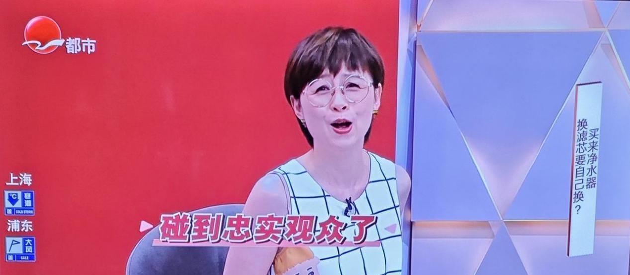 把30岁当成人生终点线的女人，基本都过得一地鸡毛。
这是一场精心设计的骗局：用年