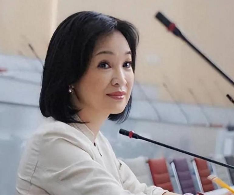 柯志恩想要竞选高雄市长！
大家觉得她胜选概率有多大？



柯志恩参选高雄市长这