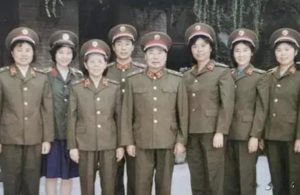 上世纪80年代，改革开放春风吹遍全国，“让一部分人先富起来”的浪潮下，无数人投身