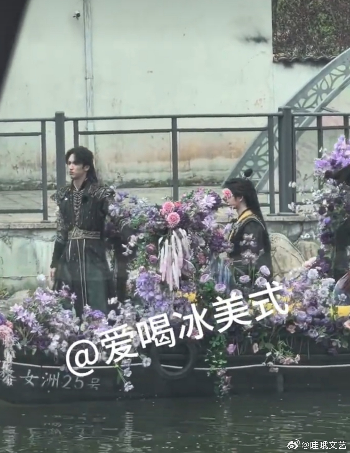 严浩翔贺峻霖花船路透严浩翔贺峻霖同船 还是花船 ​​​
