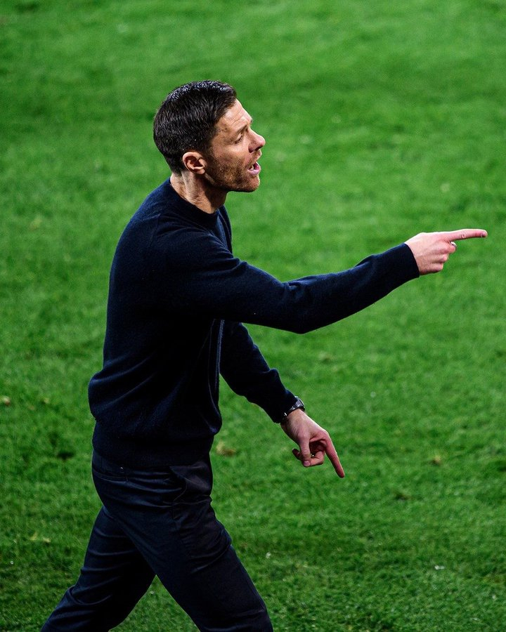 战胜阿拉维斯之后，围绕哈维·阿隆索的局势有所缓和，但包括董事会层面在内的各个层面