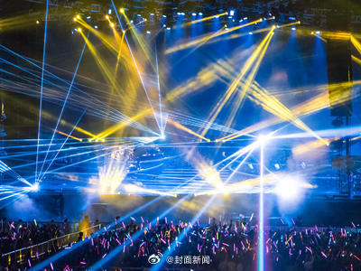 【#专家回应男子看演唱会震碎肾结石#：还真有可能】近日，一博主发文称，自己男朋友