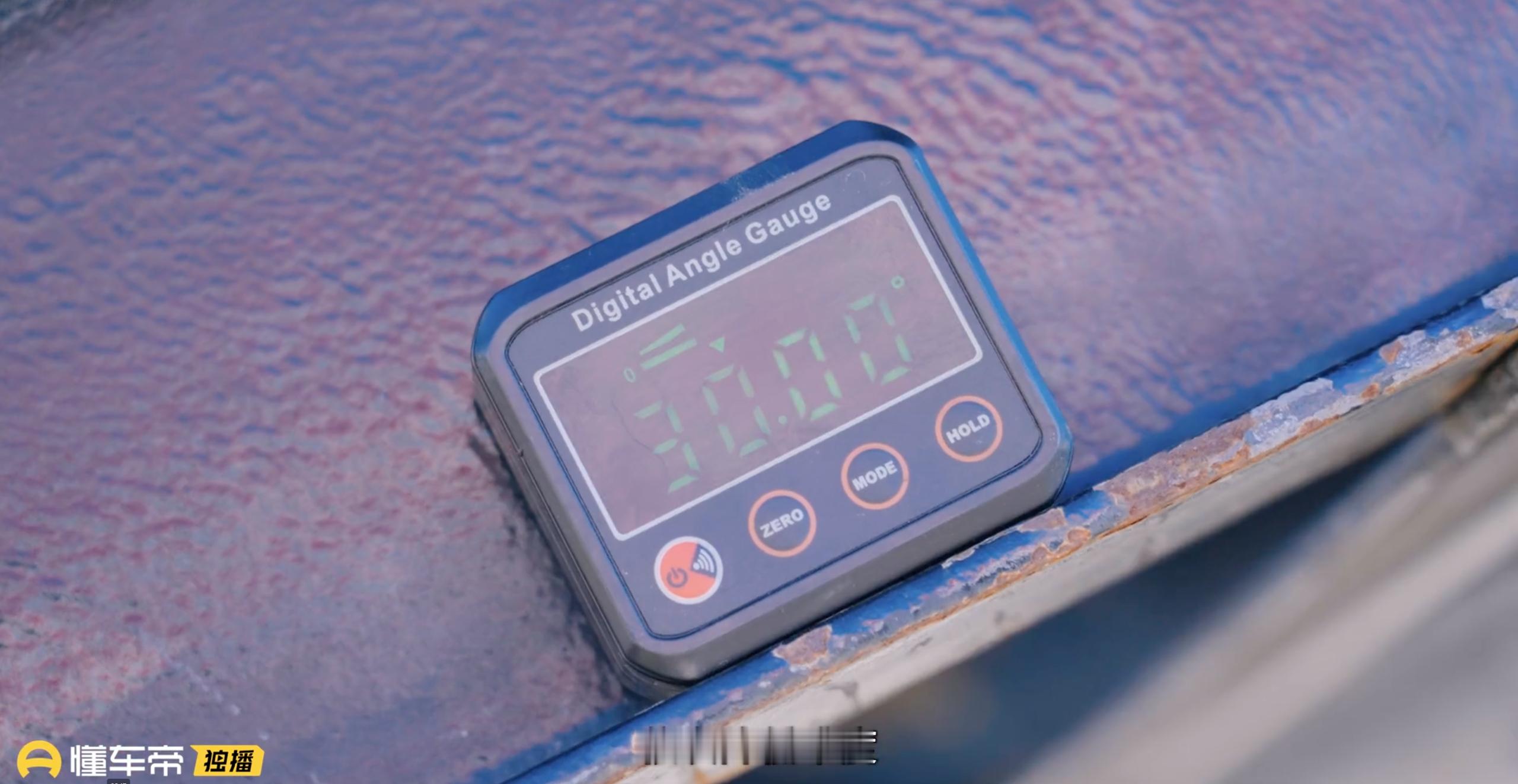 30-40万SUV终极PK！硬派越野VS城市SUV谁更值？手握30-40万预算，