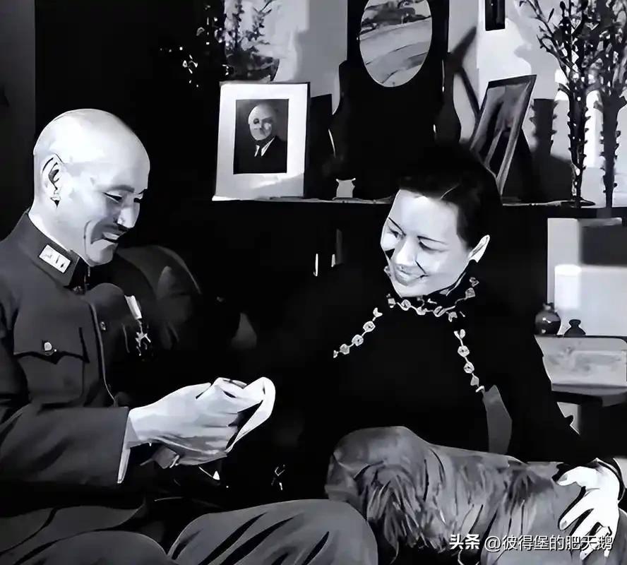 随着网友从剧版《逐玉》剧情里扒出了：

收复沦陷区后屠城
（汤恩伯：？）

水淹