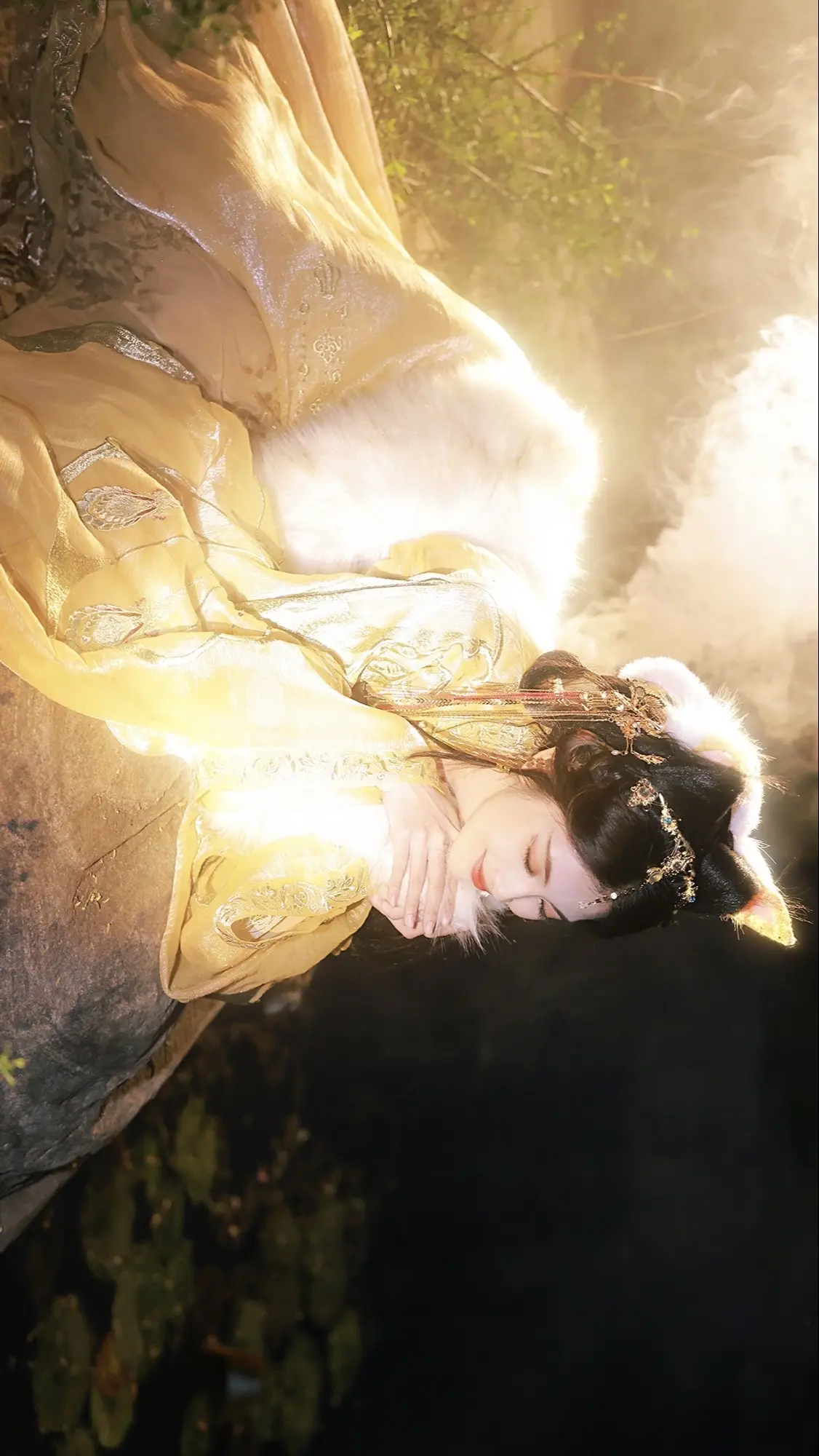 金娘子变成金狐狸啦｜王伊瑶。我给百变伊瑶拍的小狐狸造型！
尊嘟好适合她啊！！