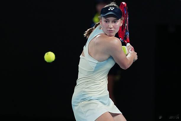 澳网女单决赛 莱巴金娜的双手反拍直线，是不是太厉害了？萨巴伦卡vs莱巴金娜