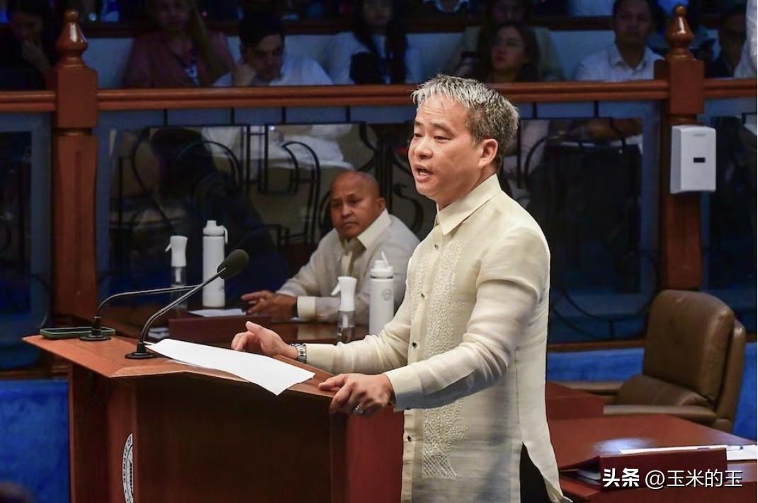 周五，菲律宾进步团体在监察署外举行抗议，敦促监察署立即对参议员乔尔·维拉纽瓦及涉