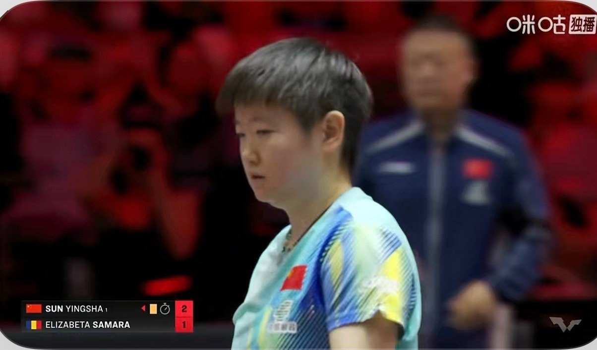 孙颖莎2-1萨马拉这个裁判乱给黄牌把小莎气得这就是那个胡吹阿根廷队反而把新加坡队