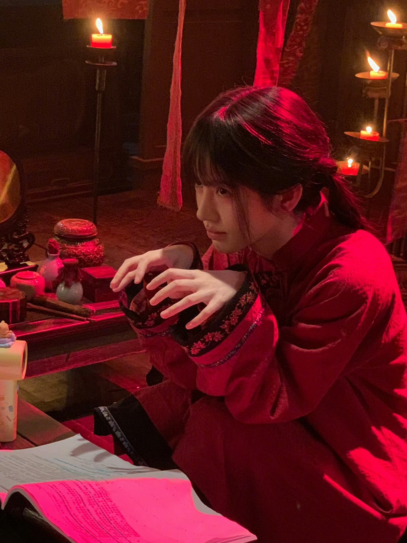 jjy鞠婧祎万花世界 jjy鞠婧祎苏绿夏 你眼底浅浅笑意，能抚平我心底层层褶皱꒰