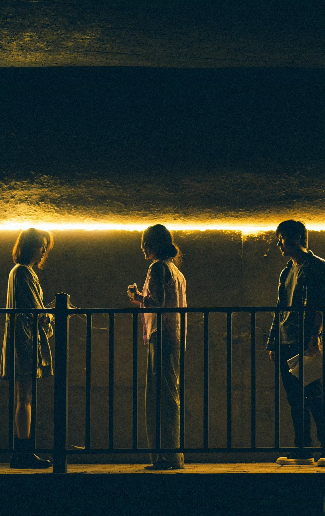 谁动了我的隐私开播 三大案件独立又串联，叙事丝滑不拖沓！从丢手机到藏巨款再到婚姻