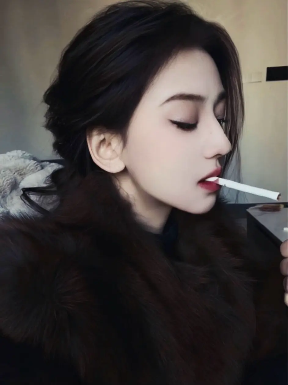 谈恋爱就像嗑瓜子，难免会碰到坏的空心的，碰到了的话就吐出来就好了，而不...