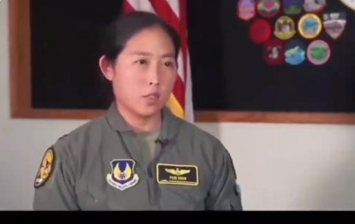 图文：参与轰炸伊朗的美军B-2 战略轰炸机女飞行员老家是广东梅县

参与轰炸伊朗