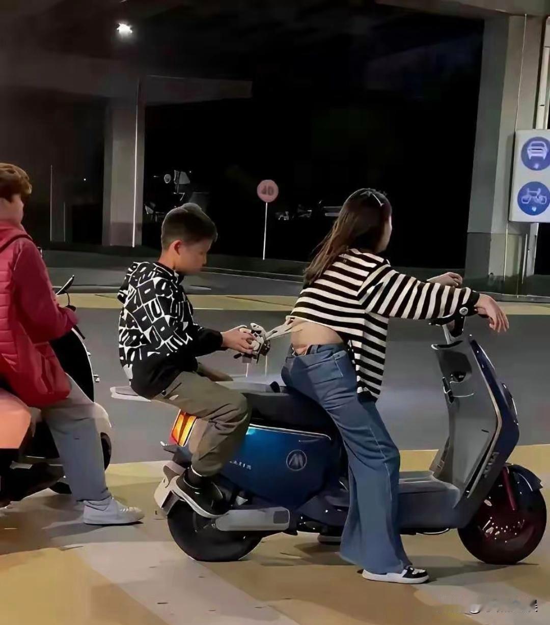 这熊娃子真欠揍啊！