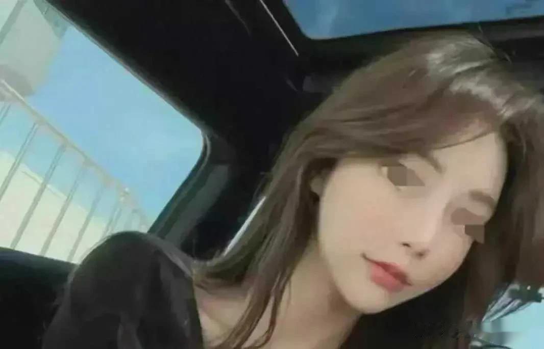 为了卖车，江苏4S商店的女售货员欺骗了许多男人。通过不雅记录的曝光，我们可以清楚