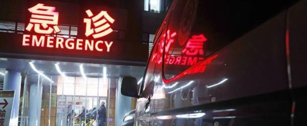 急救车绕开三甲医院将患者拉至民营医院，聚焦的是2025年8月5日凌晨发生在深圳的