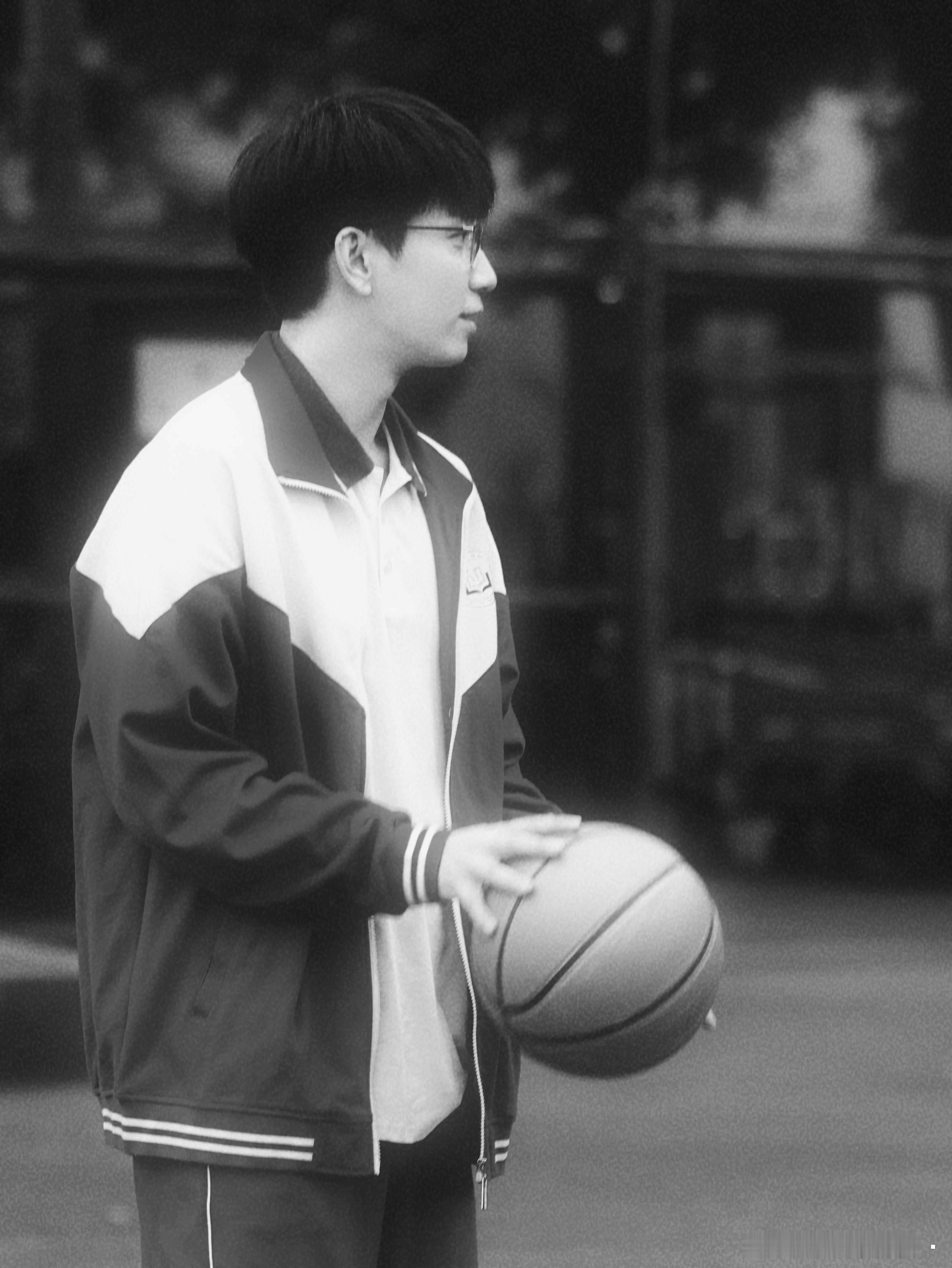 也许我们顾老师小时候就是这个样子的 ​​​