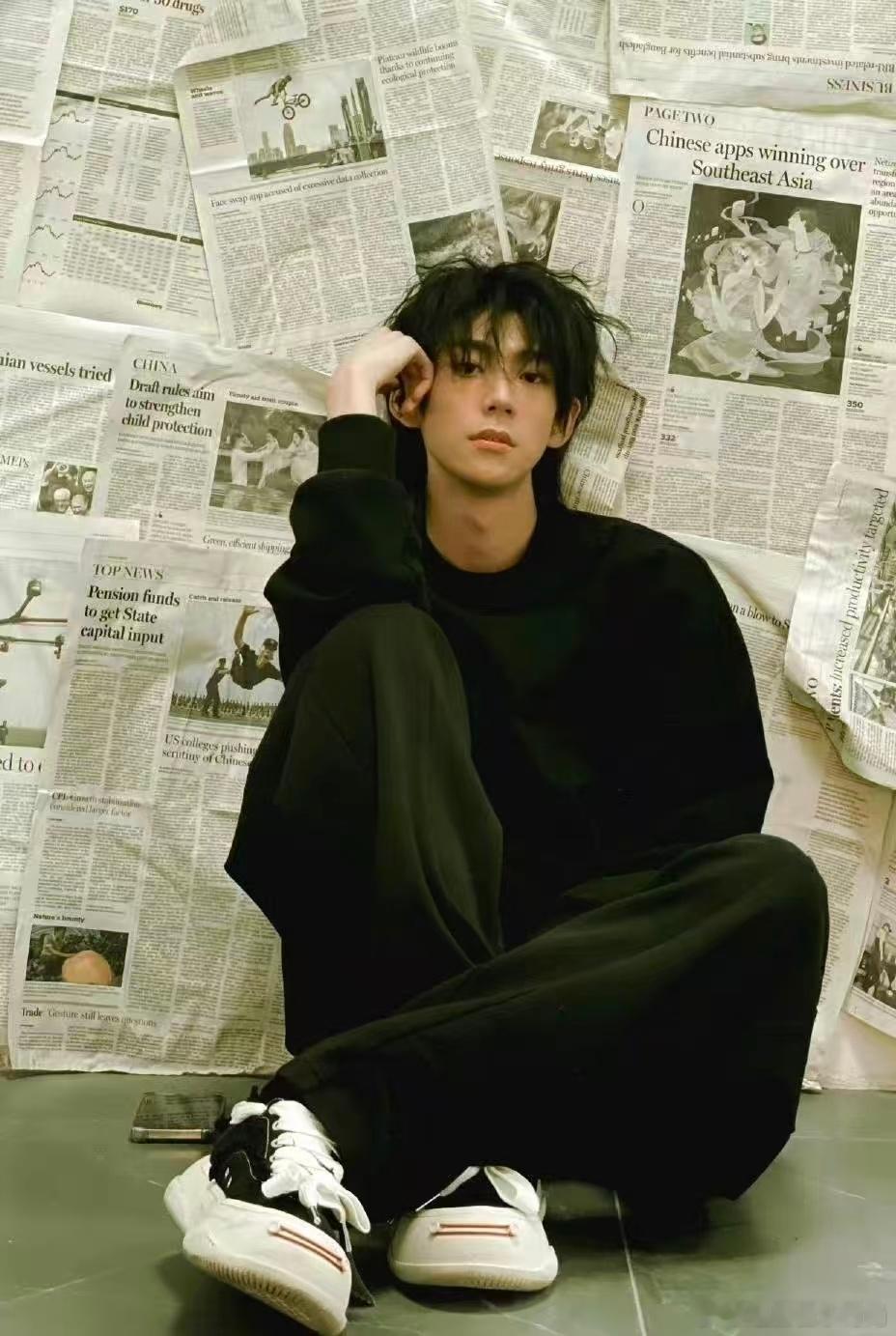 刘家祎出演十日终焉刘家祎十日终焉角色贴脸从青涩少年到狠戾反派，刘家祎在《十日终焉