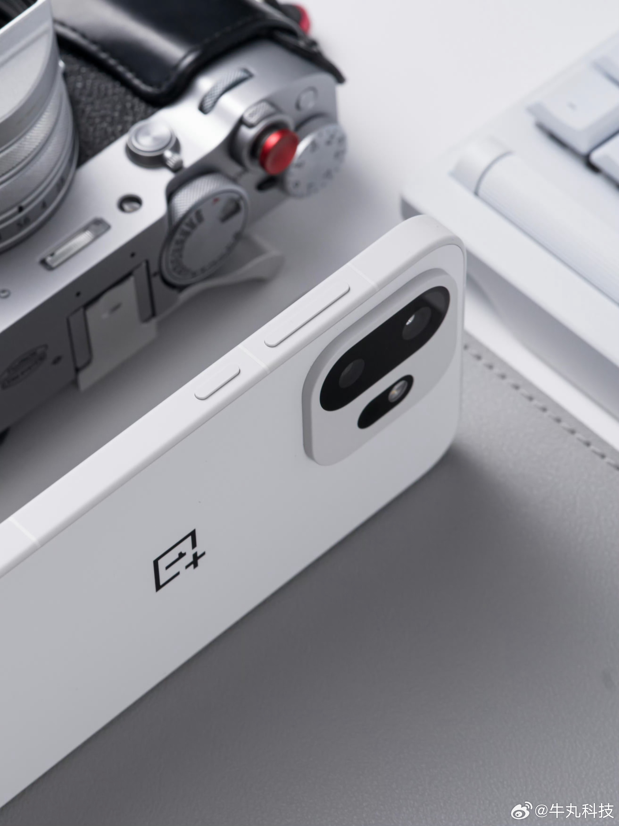 兄弟们，真的忍不住了，看到数懒发的一加15T图赏，我太想要了！特别是治愈白巧，简