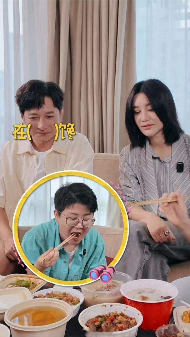 这样的外卖才配收我的打包费花三块钱只换来简陋塑料盒，实在让人不舒服，李维嘉的外卖