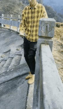 不作死就不会死，但愿是个模型机哈穷死都要去做 不将就的活着 此生要自强 莫拿命去