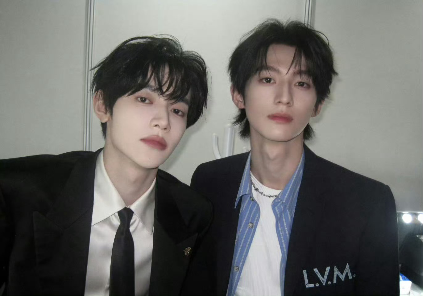 赖伟明章昊合照赖伟明章昊又一起出去玩了赖伟明晒与章昊合照！你俩又一起出去玩了🥹