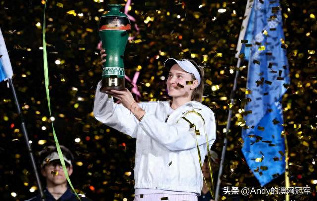 【宁波WTA500赛：莱巴金娜夺冠】