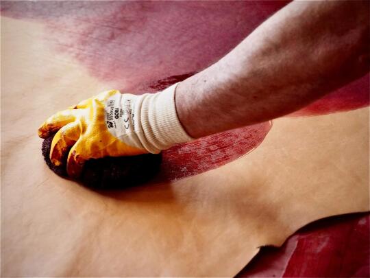 🖐 匠人的手，成就皮革的灵魂 🌿