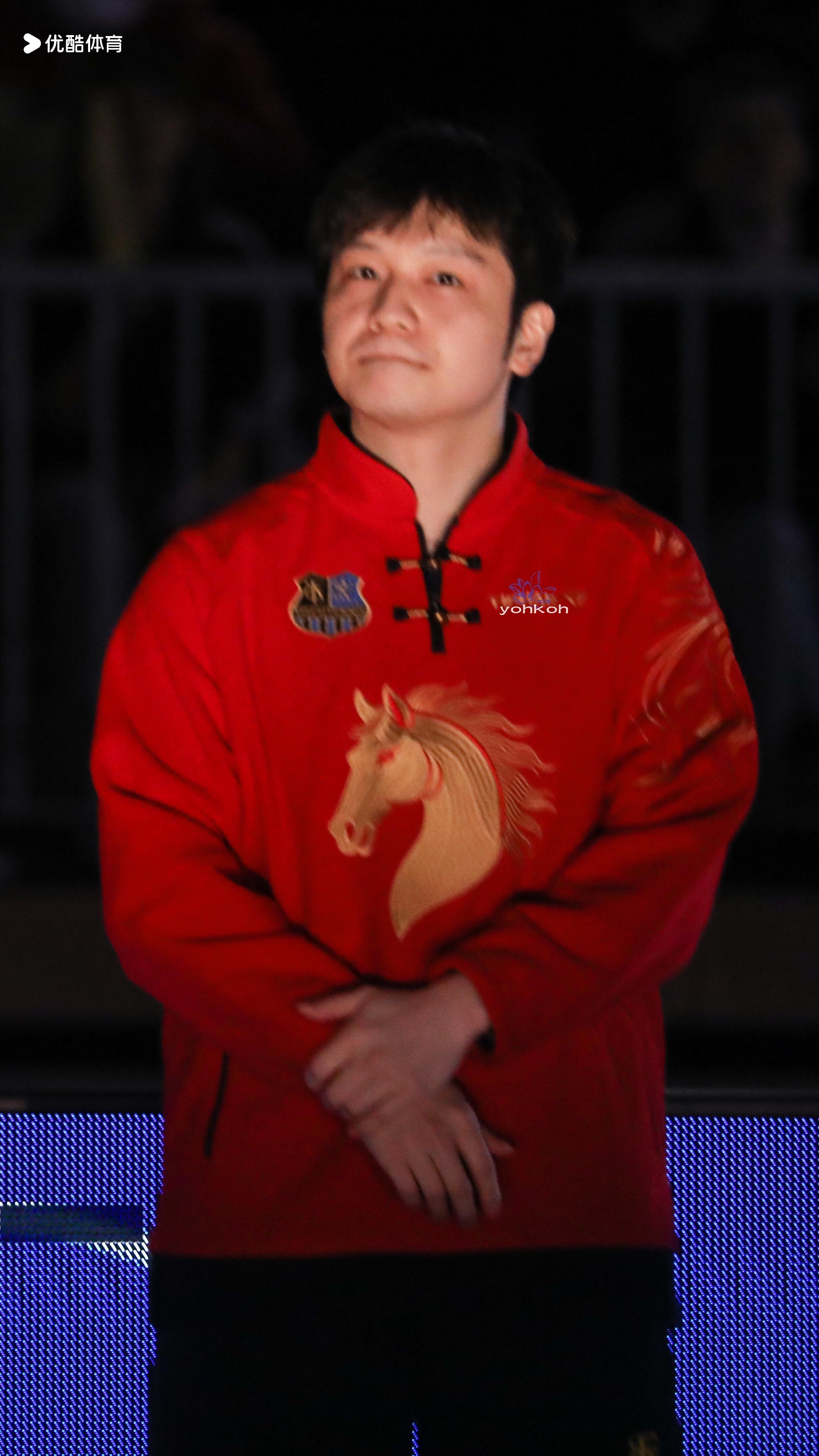 樊振东樊振东身穿中国红队服樊振东德甲 岁岁年年 与你并肩