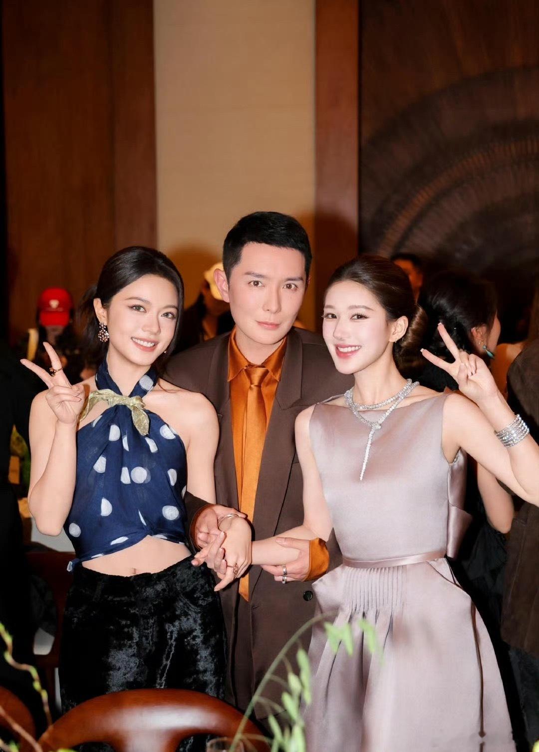 赵露思、赵今麦活动同框，第一眼看到谁 