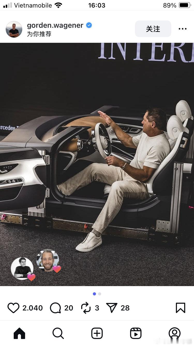 看原来老板的社媒，看来这哥们是真的喜欢SL内饰哈。这都将近10年过去了  ​​​