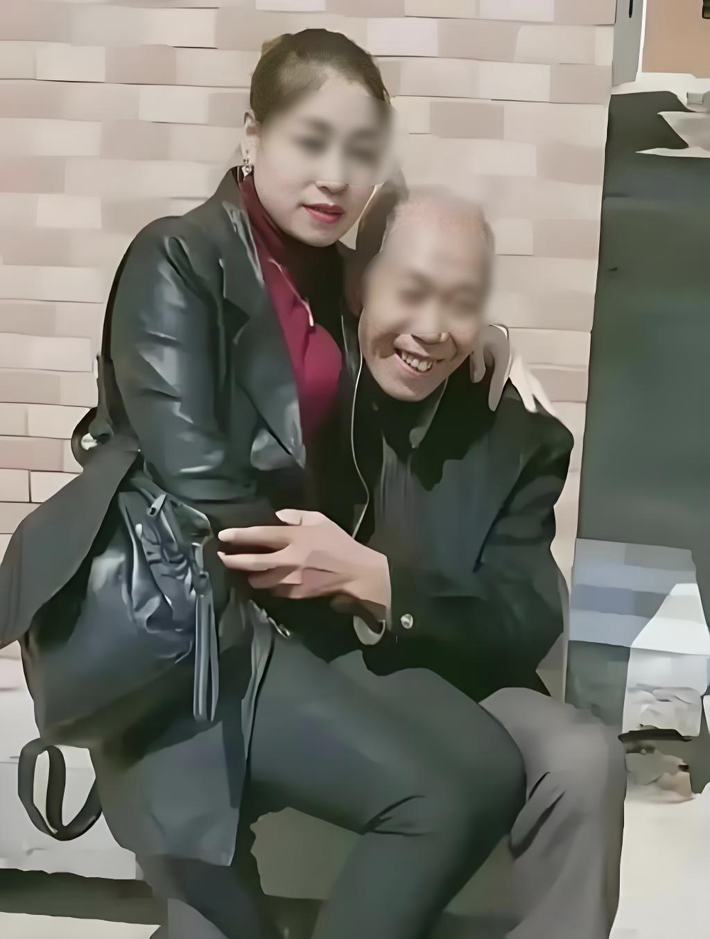 “伤风败俗”？2023年，陕西一女子婆婆去世后，公公始终闷闷不乐，于是她和老公想