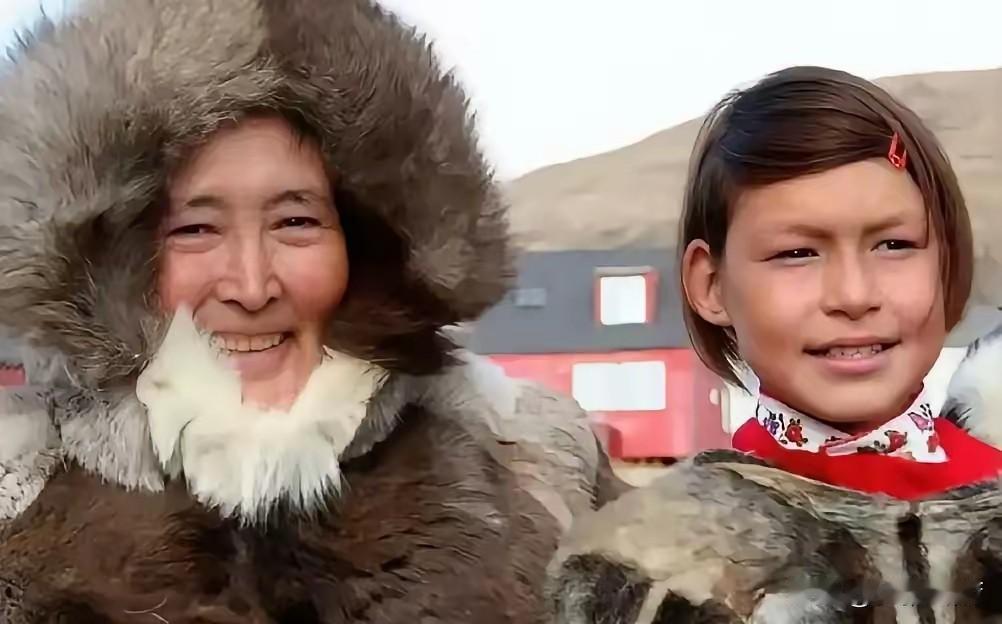 别被丹麦首相的眼泪骗了！
上世纪60年代，丹麦政府干了件禽兽不如的事。超过450