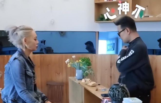 宁静直播辟谣汪峰绯闻，笑怼毒舌引热议。汪峰与圈外女友森林北感情真相曝光，引发网友