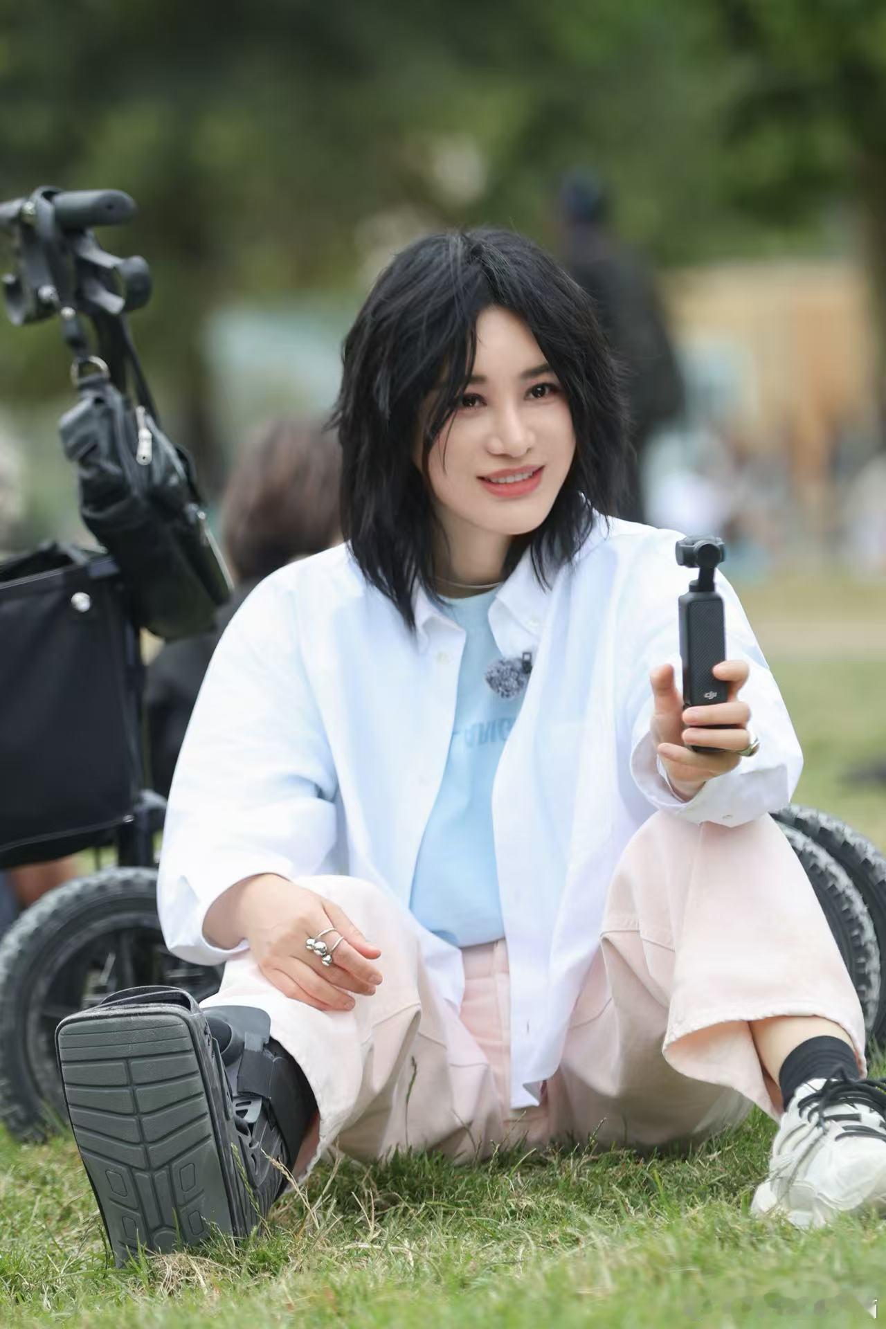 尚雯婕被张雪触动 张雪从草根做起，死磕机车技术打破海外垄断，这段经历让尚雯婕很有