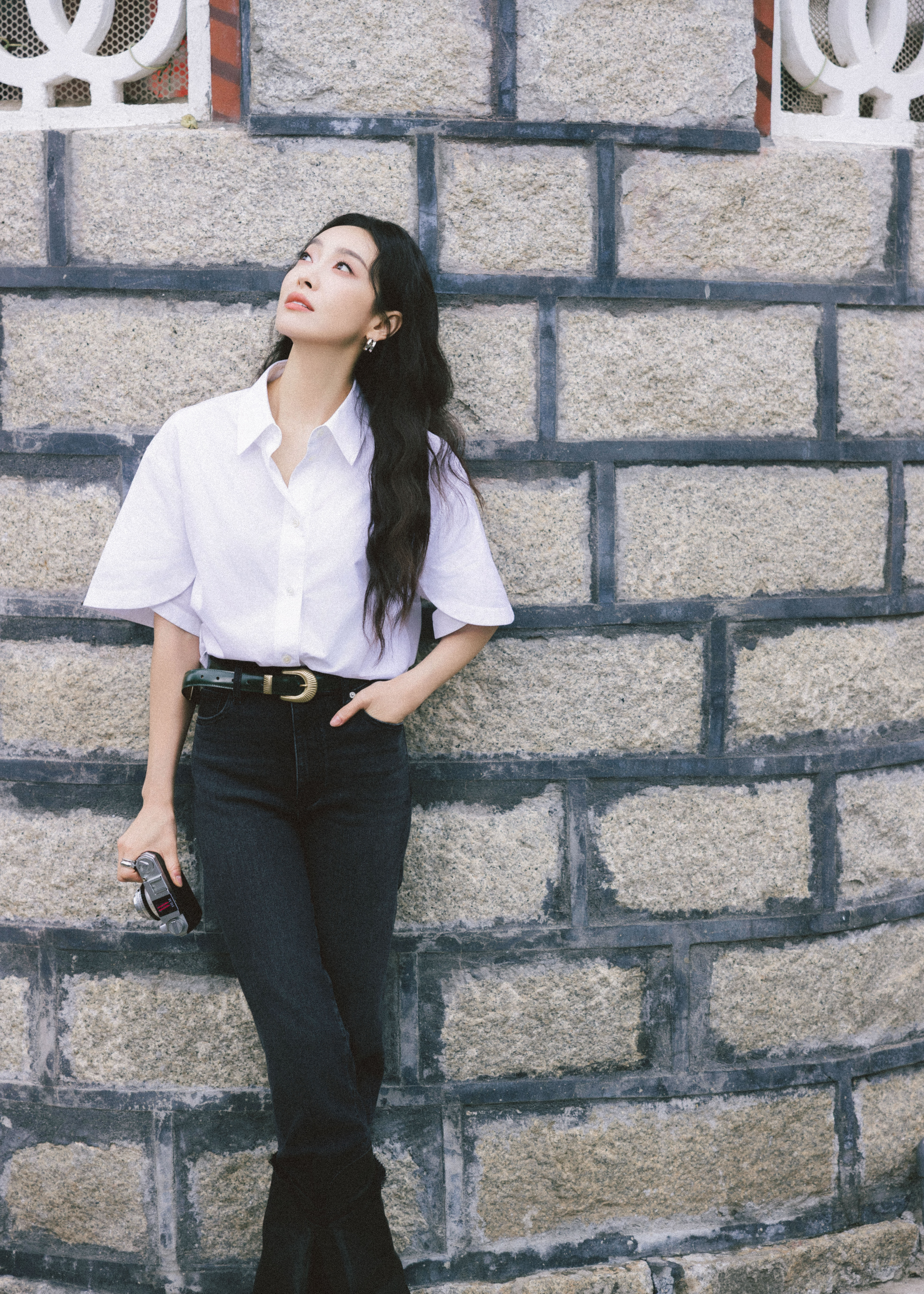 喧嚣之外，静谧之中。一个回眸，一次驻足，都在低语绽放的从容。