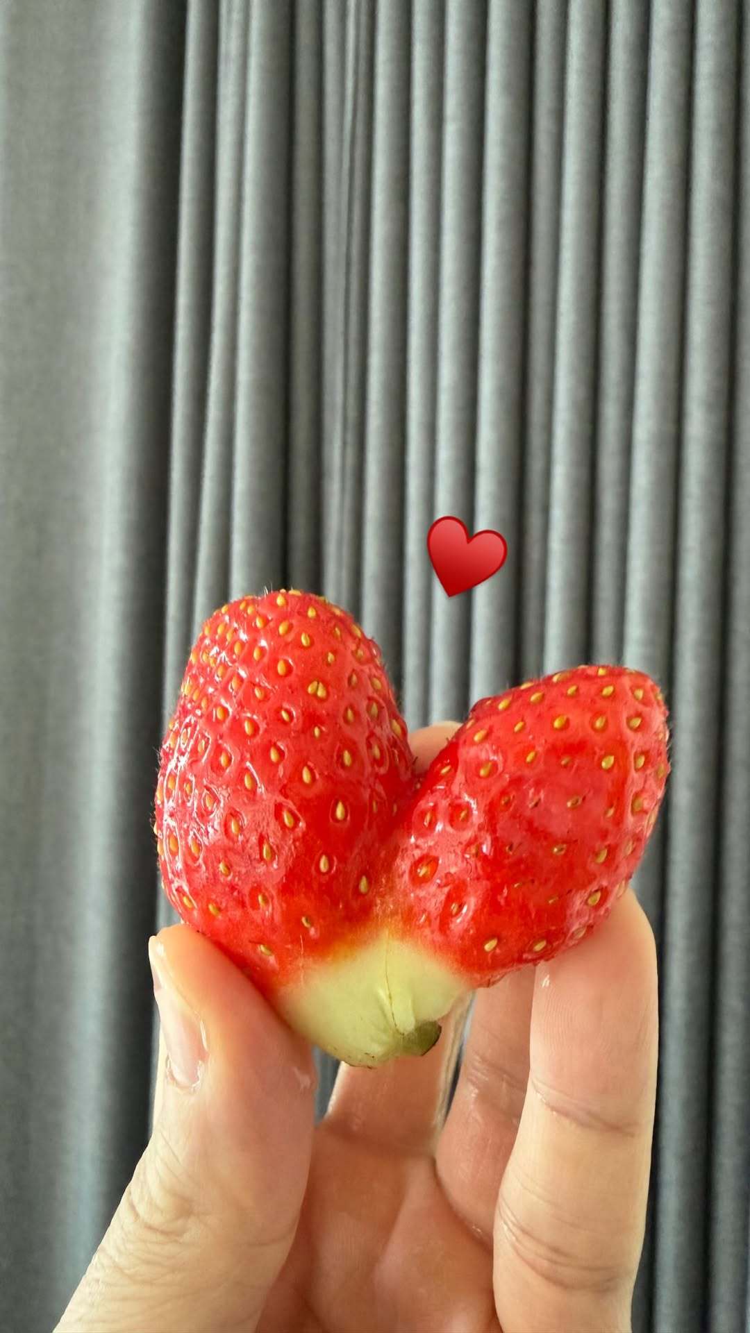 “CB百蓝_。251124 ins story更新： 