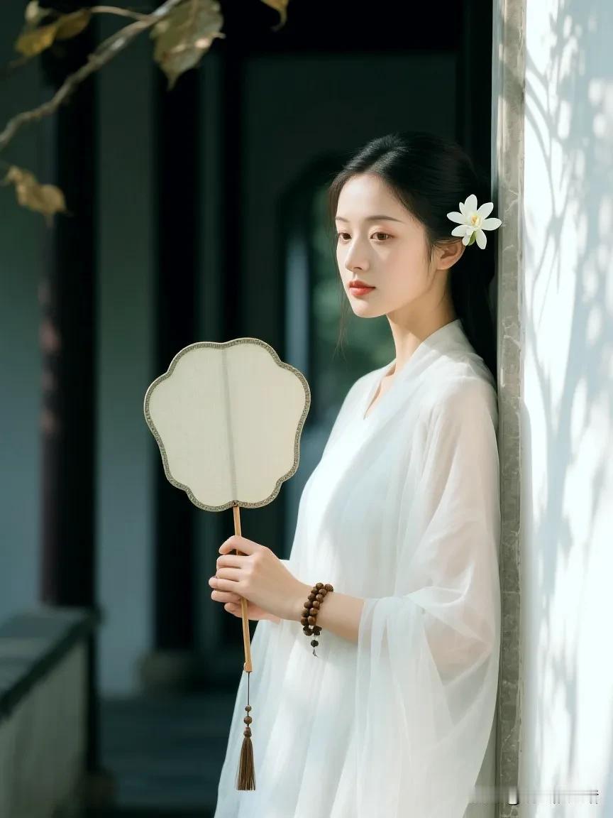 纯粹之乐
 
人若纯粹，幸福自来，
如澄澈溪流，轻快无埃。
一旦复杂，疲惫追随，