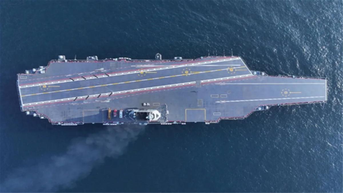 福建舰入列之际，又一艘航母试航！为无人机蜂群海战做准备。

中国海军这些年变化真