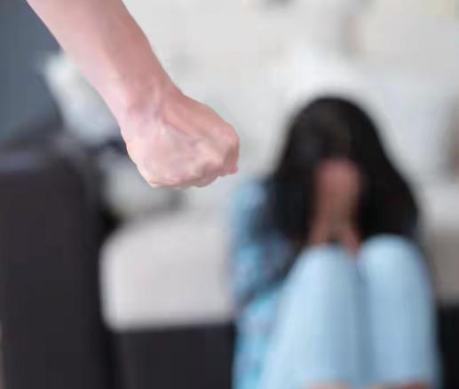 贵州，一男的娶了个比自己小16岁的小娇妻，他满心欢喜地娶了年轻貌美的小娇妻，却因