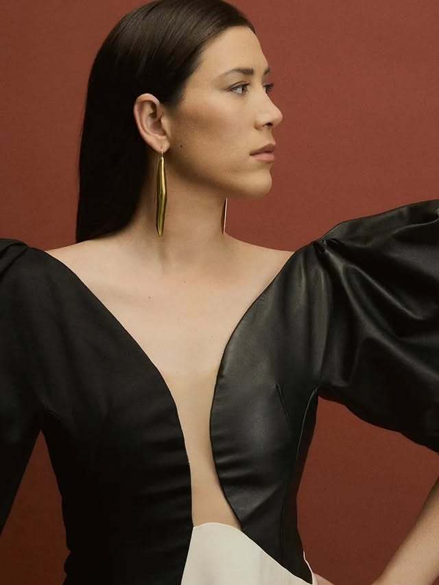 穆古鲁扎女士登封衣服的版型很特别也很贴合她的气质网球wta体育大赏