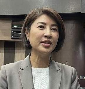 许淑华才是台湾地区最为清醒的地方领导，她的言行举止得到了海峡两岸同胞的认可。
许