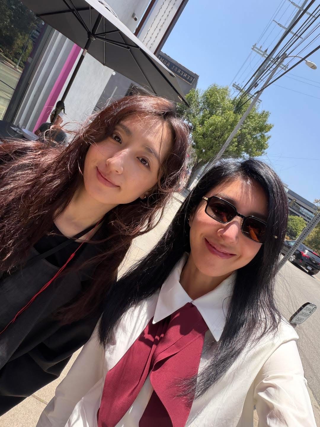 杨谨华和曾敬骅 柯佳嬿一起在美国学习🥰 