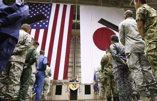 2026年5月17日凌晨，日本长崎县佐世保市的街道一片安静。一名30多岁的日本女
