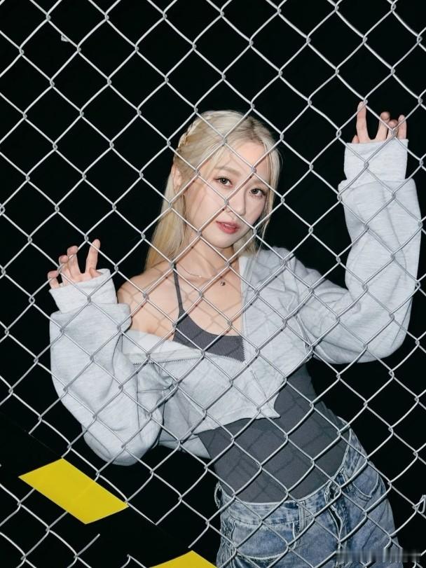 形象大蛻變 倪嘉雯一頭金髮變野性.無綫小花倪嘉雯(Carmen)近期成功入選《魔