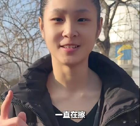 12月17日，山东青年政治学院考点，山东省2025年艺术类专业统考开考，艺考“妆